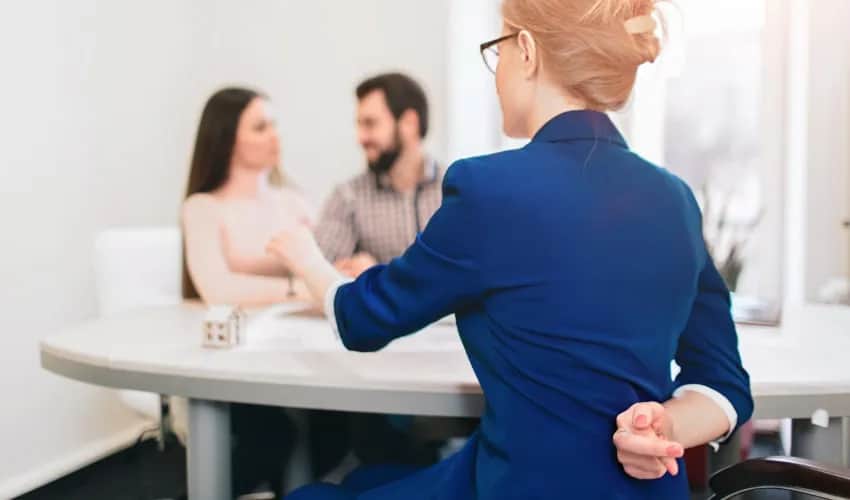 Co powinna zawierać umowa najmu mieszkania, aby uniknąć problemów?