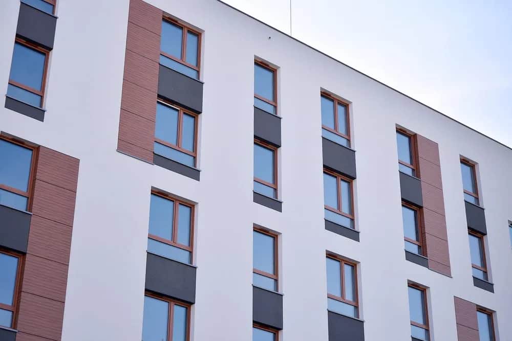 Ile wynosi czynsz za mieszkanie w bloku? Zaskakujące różnice cenowe